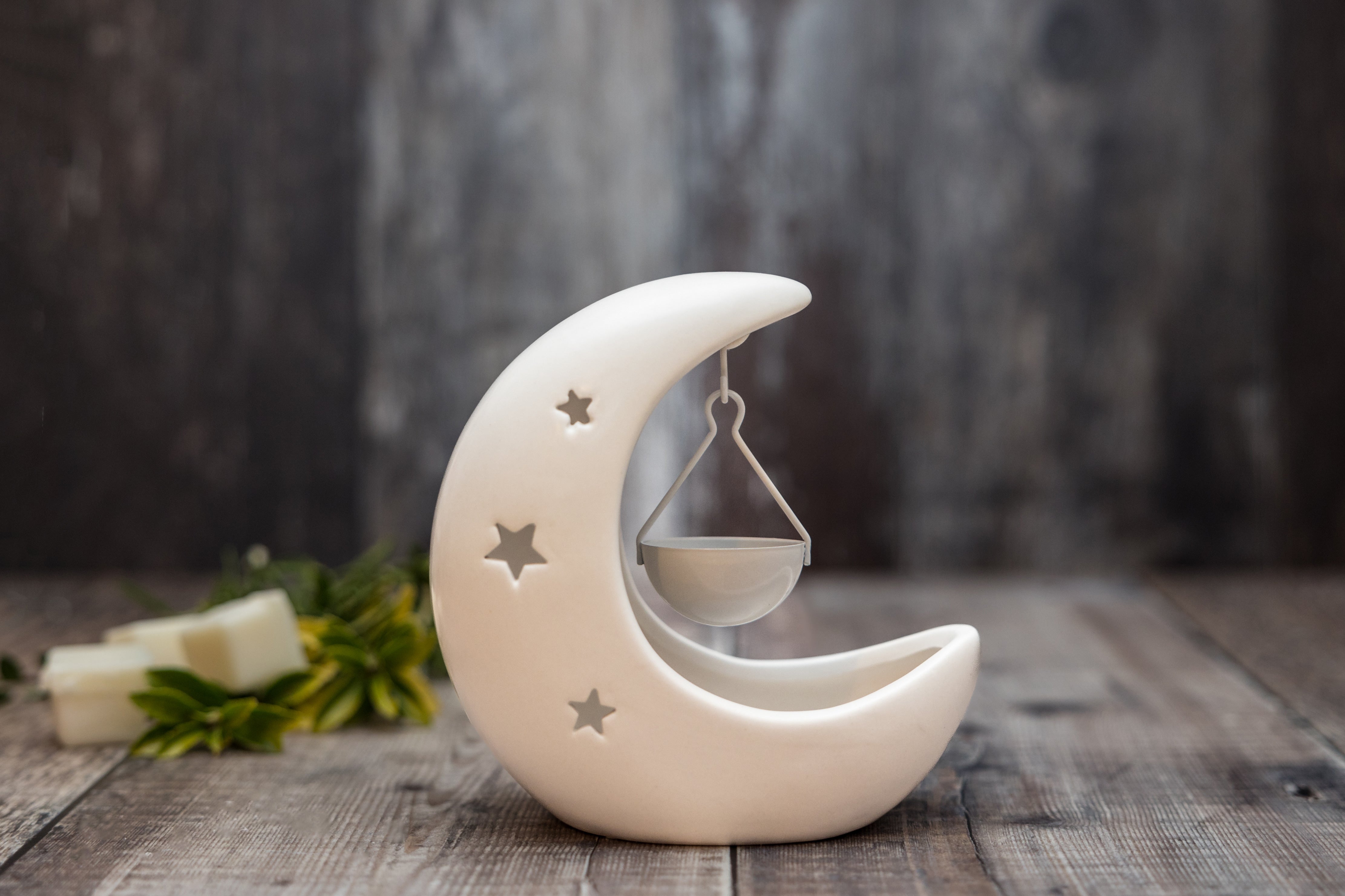 White Crescent Moon Hanging Tea Light Wax Burner