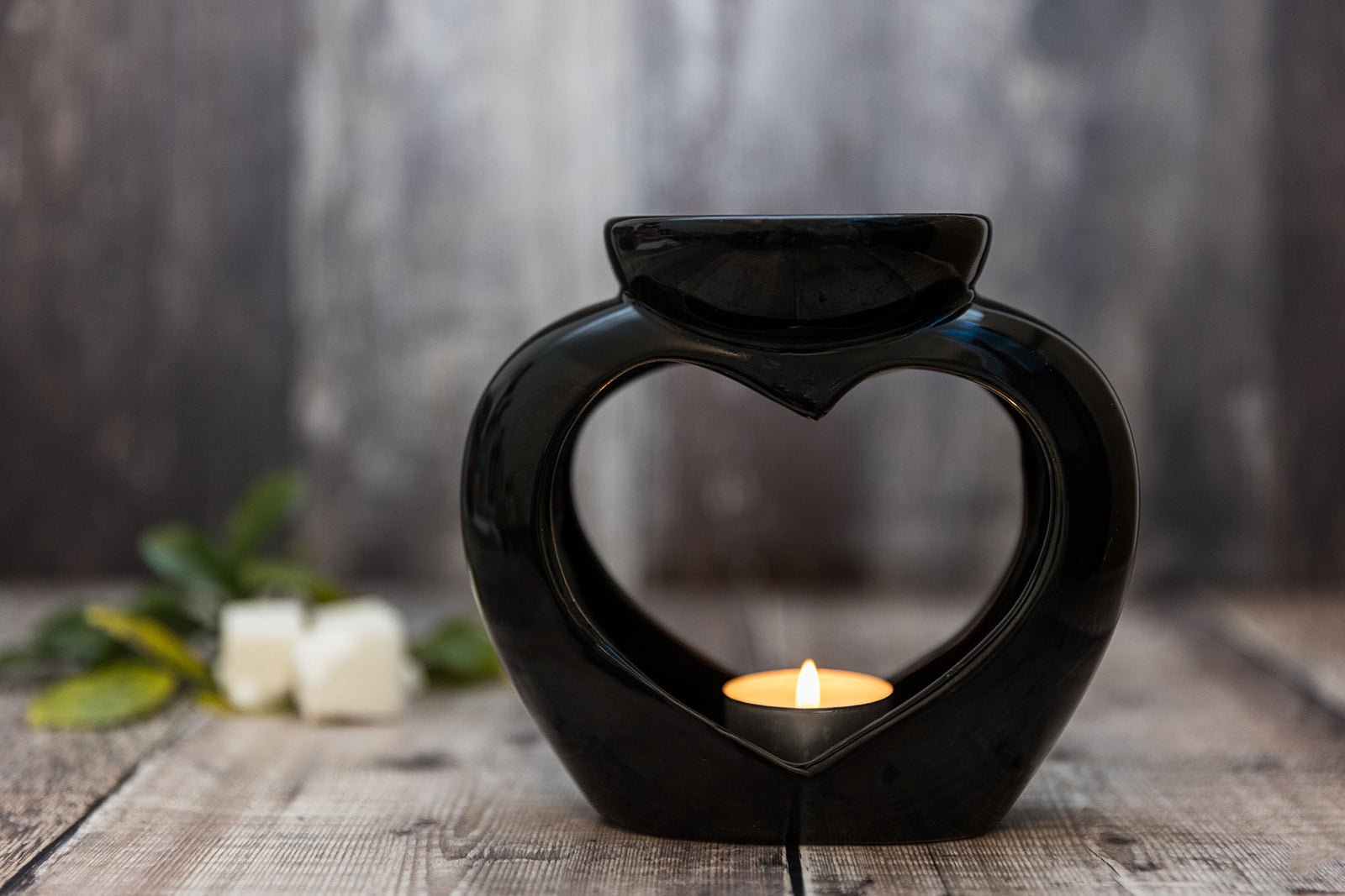 Black Ceramic Heart Shaped Double Dish Wax Burner - A Melt In Time Ltd