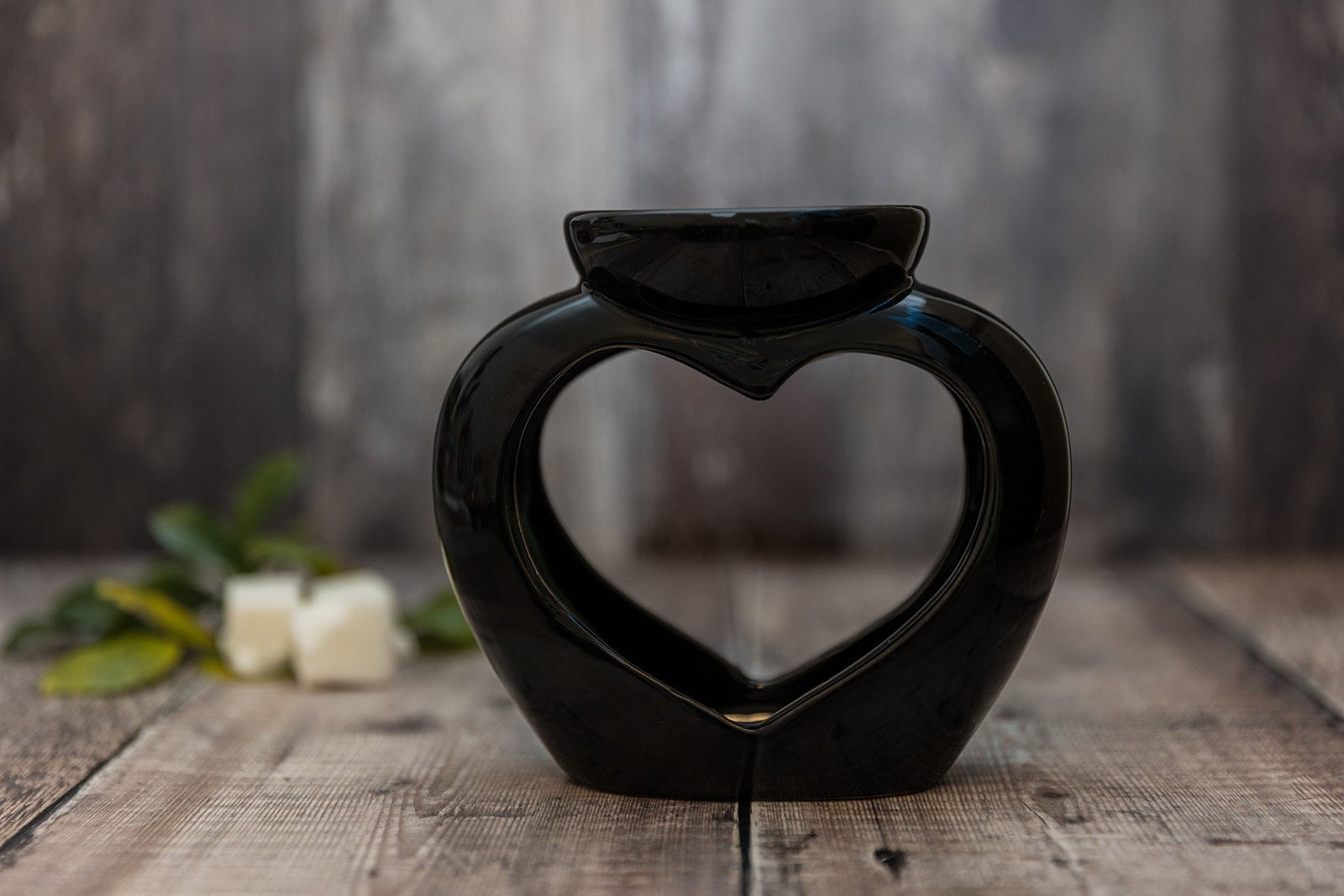 Black Ceramic Heart Shaped Double Dish Wax Burner - A Melt In Time Ltd