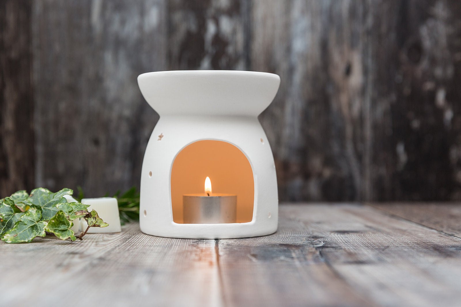 Ceramic Love Heart Tea Light Wax Burner - A Melt In Time Ltd