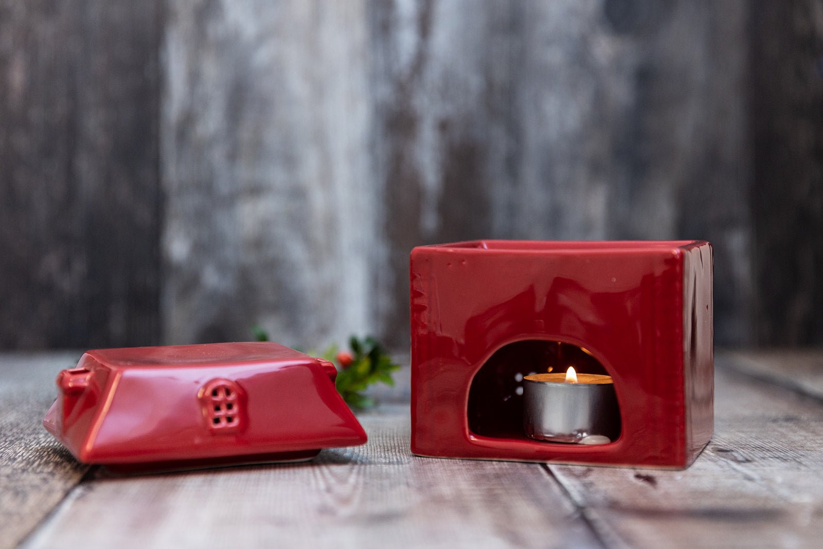 Red House Ceramic Tea Light Wax Burner - A Melt In Time Ltd