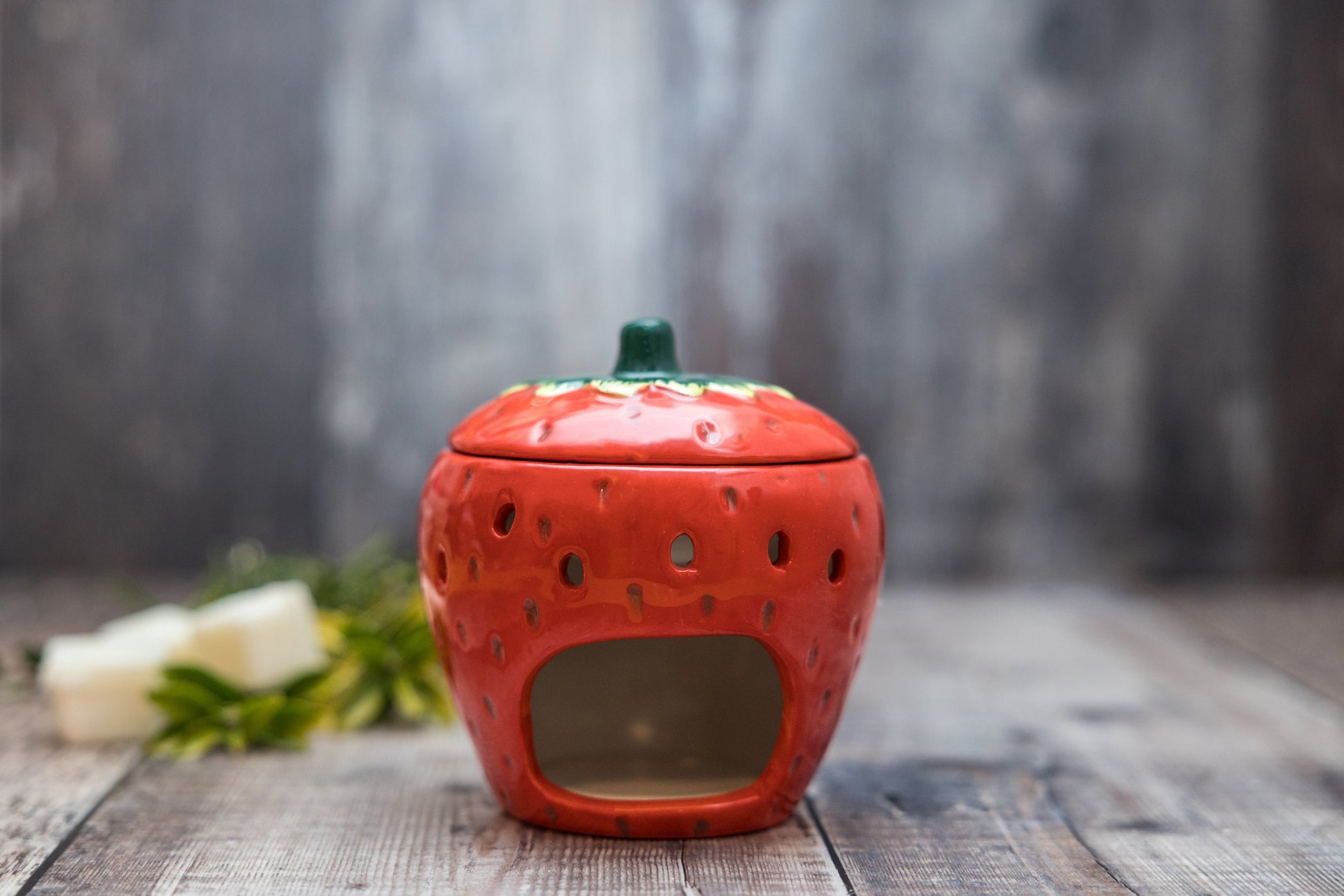 Strawberry Tea Light Wax Burner - A Melt In Time Ltd