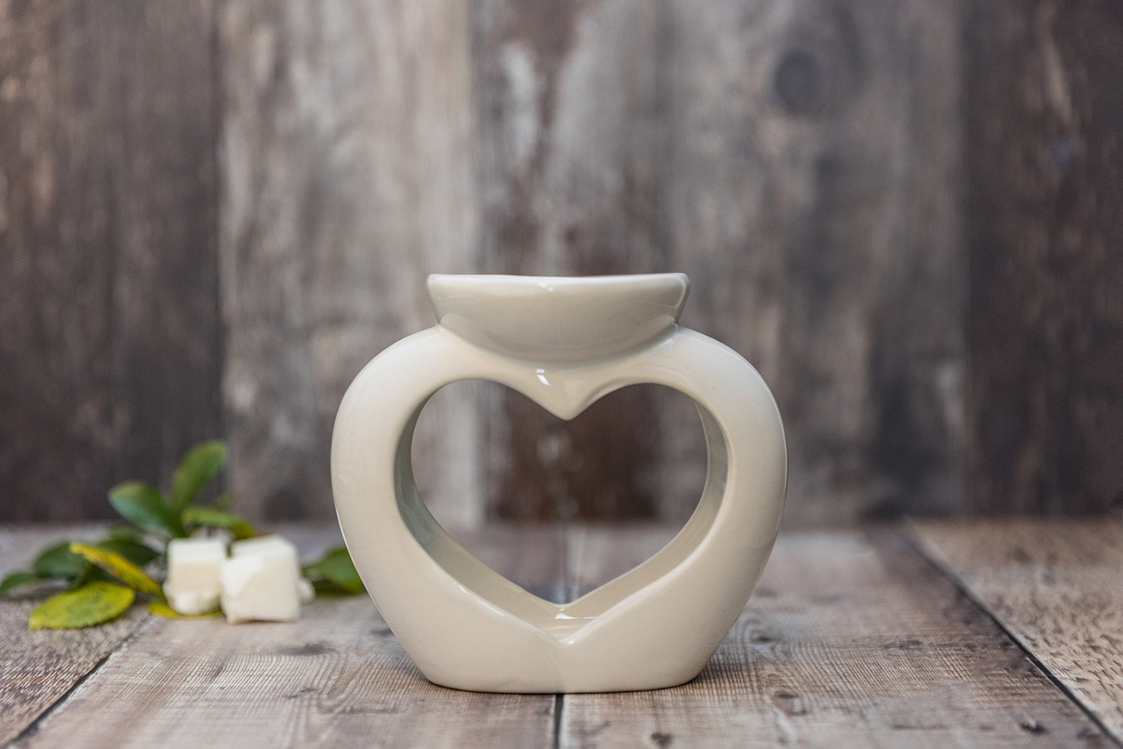 White Ceramic Heart Shaped Double Dish Wax Burner - A Melt In Time Ltd