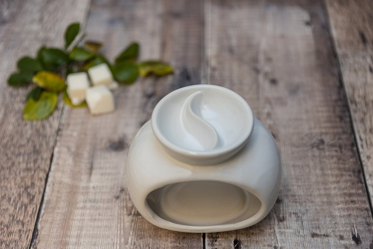 White Ceramic Oval Double Dish Wax Burner - A Melt In Time Ltd