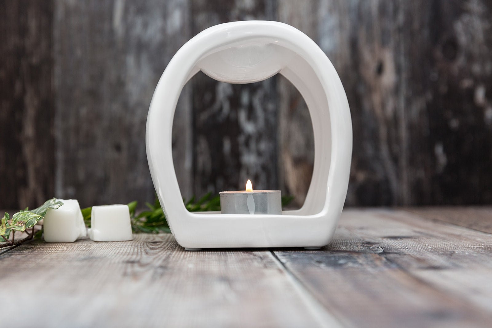 White Orb Design Tea Light Wax Burner - A Melt In Time Ltd